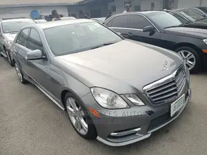 Mercedes-Benz E350 Base 4Matic Sedan AWD (3.5L 6cyl 7A) 2013 Gray
