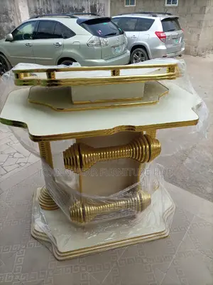 Italian Modern Gold Church Wooden Pulpits
