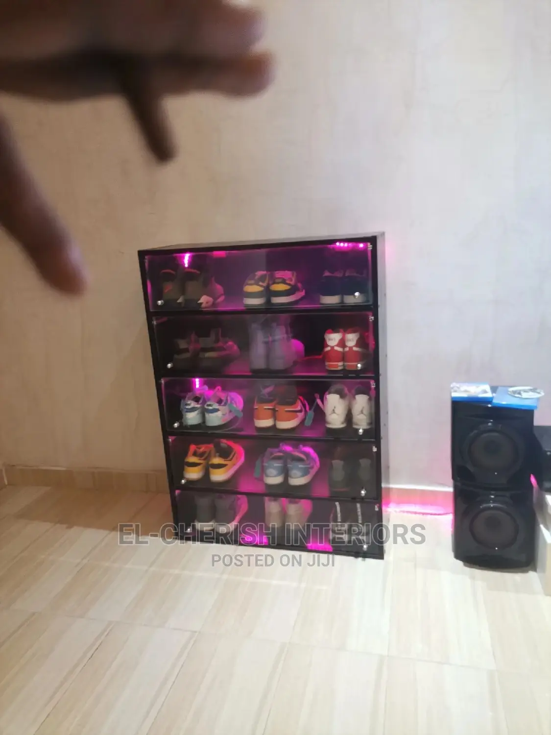 Exclusive Shoe Display Rack