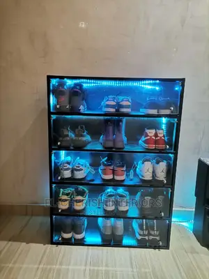 Exclusive Shoe Display Rack