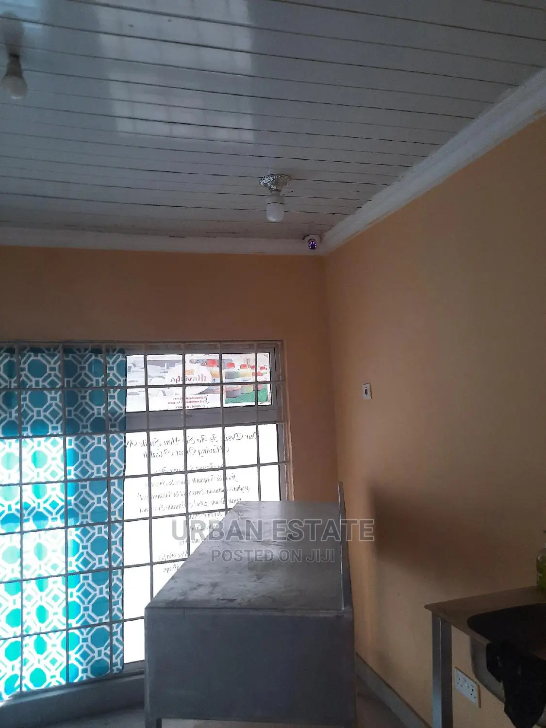 Open Shop/Office Space in Magodo Phase 1 Shopping Complex