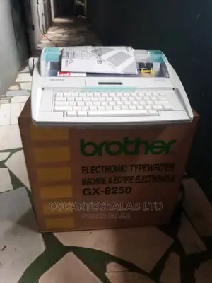 Brother Electronics Typewriter Machine Gx-8250