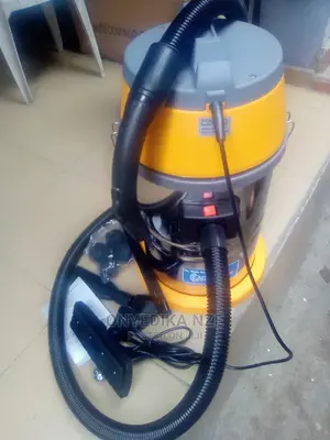 30 Liter Wet and Dry Vacuum Cleaner