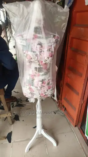 Fully Pinnable Female Display Mannequin With Wooden Base