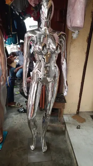 Silver Chrome Busty Size 12 Faceless Mannequin