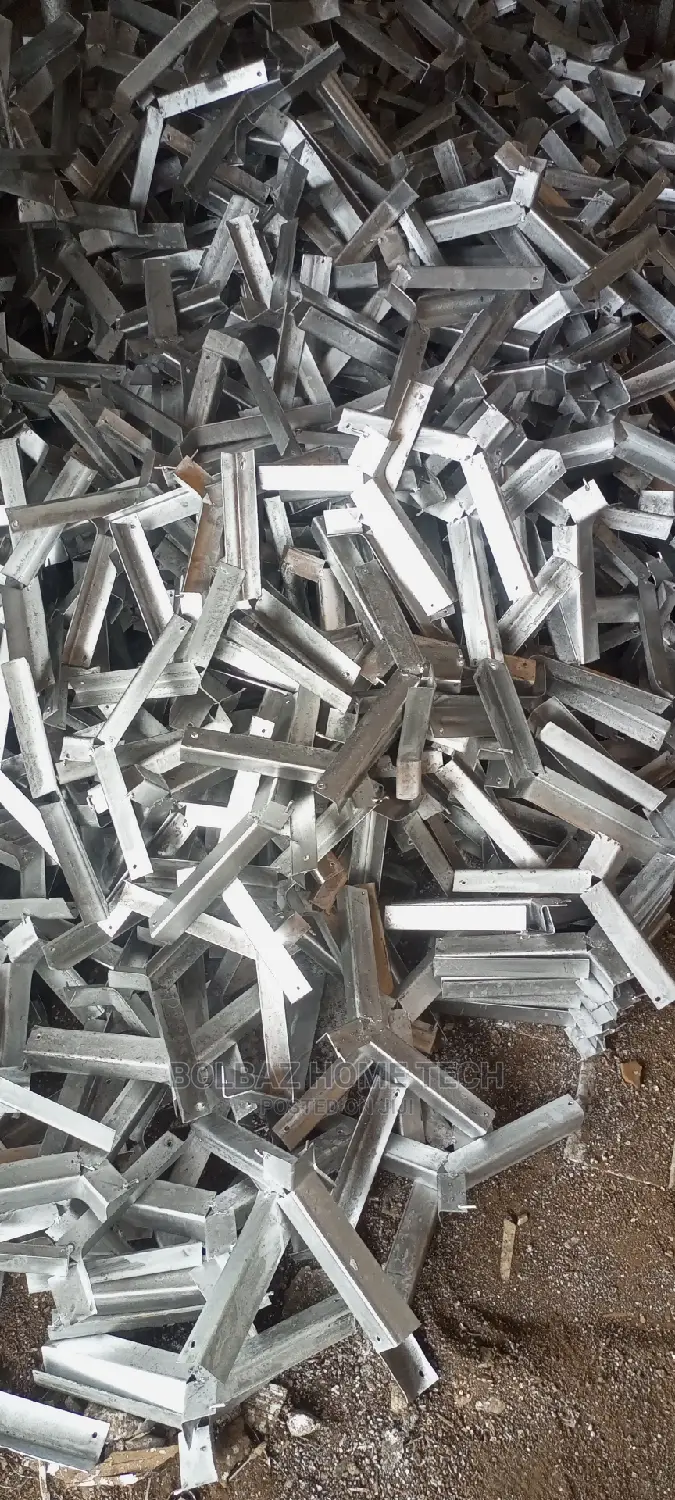 Y-Angle; Barb Wire Hanger