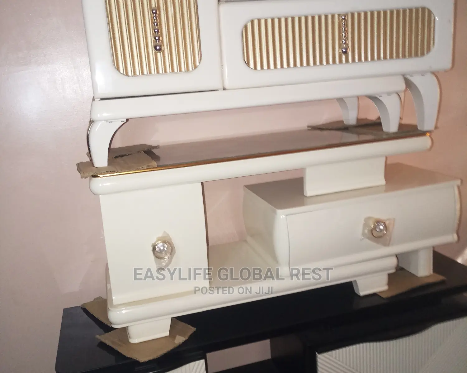 Tv Stand (Adjestable)