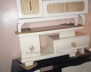 Tv Stand (Adjestable)