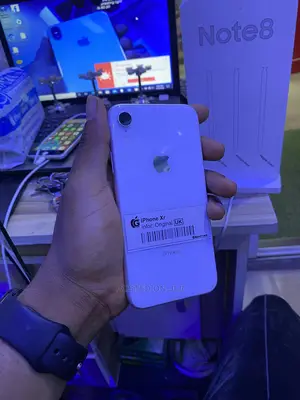 Apple iPhone XR 64 GB White