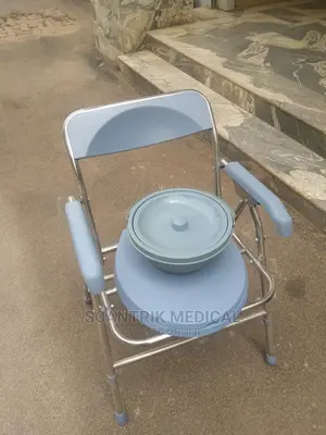 Folding Bariatric Commode Chair