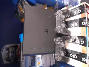 Ps4 Slim With 2 Pad and Leaded Games