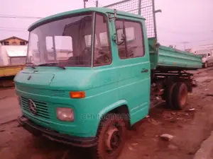 Mercedes 608 Tipper 6tyres 6bolts
