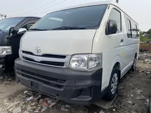 Toyota Grand HiAce 2015 White