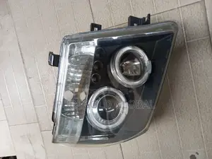 Headlamp for Nissan Pathfinder