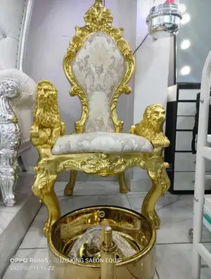 Gold Pedicure Seat With Golden Bowl