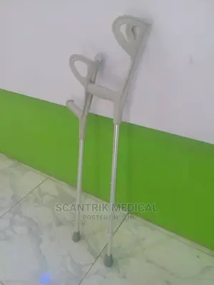 Standard Hospital Forearm Crutches