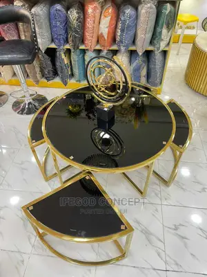 Center Table With 4 Side Stools