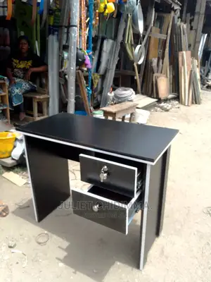 A Quality Reading Desk