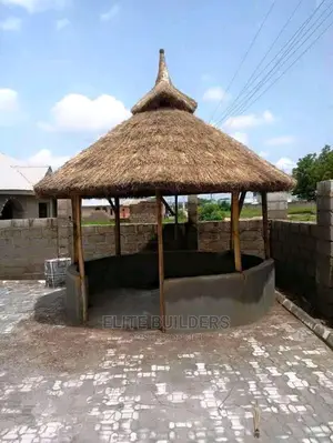 Super Round Bush Bar Gazebo Hut