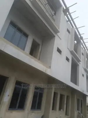 4bdrm Duplex in Maitama Close To for sale
