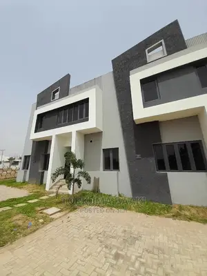 4bdrm Townhouse/Terrace in NNPC Estate, Life Camp for Sale
