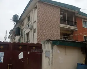 3bdrm Block of Flats in Surulere for sale