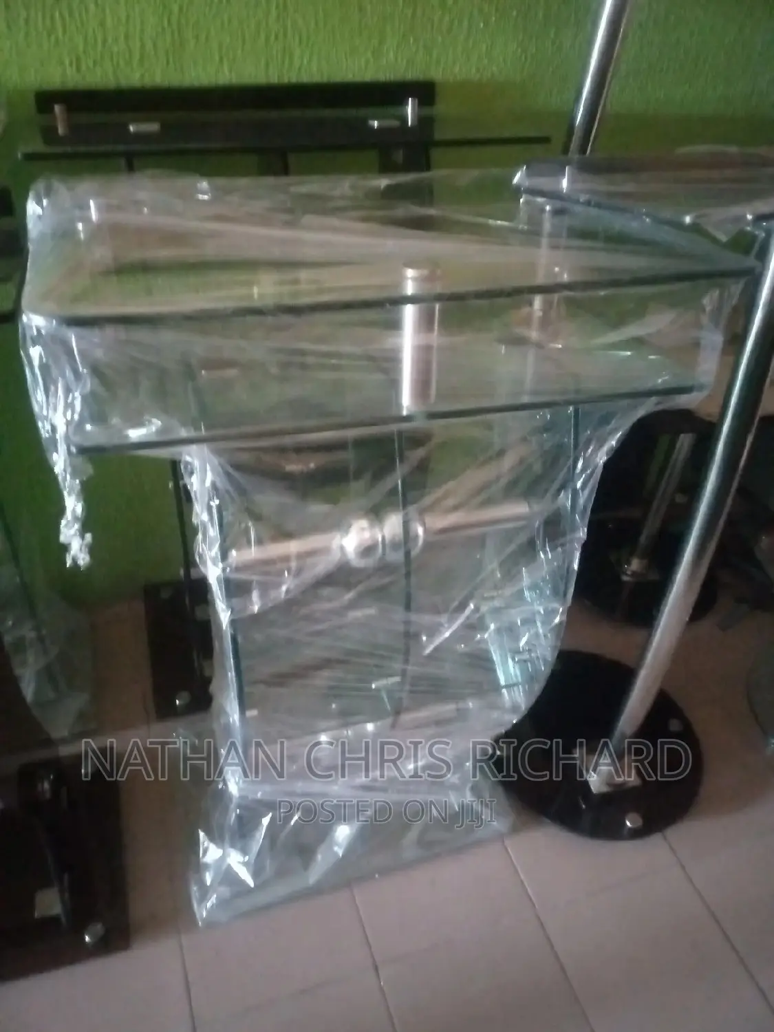 High Quality Transparent Glass Pulpit