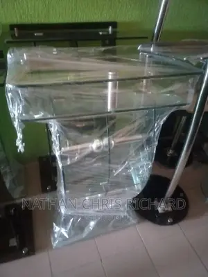 High Quality Transparent Glass Pulpit