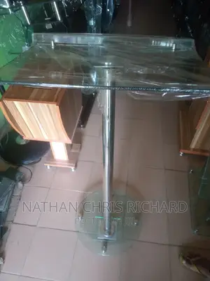 Glass Single Pole Altar