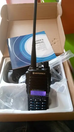 Motorola Gp-399 Dual Band Walkie Talkie Radio