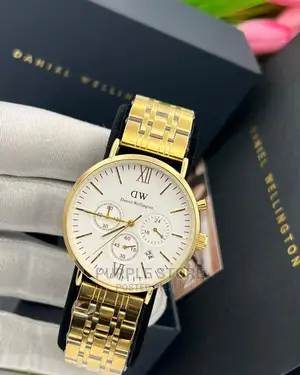 Daniel Wellington Gold Chronograph Wristwatch