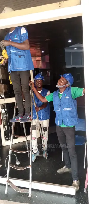 Auto Glass Door