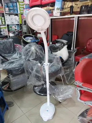 Brand New 5x Magnifying Lamp With Base