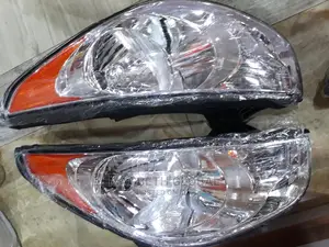 Headlight Hyundai Tuscon 2012.