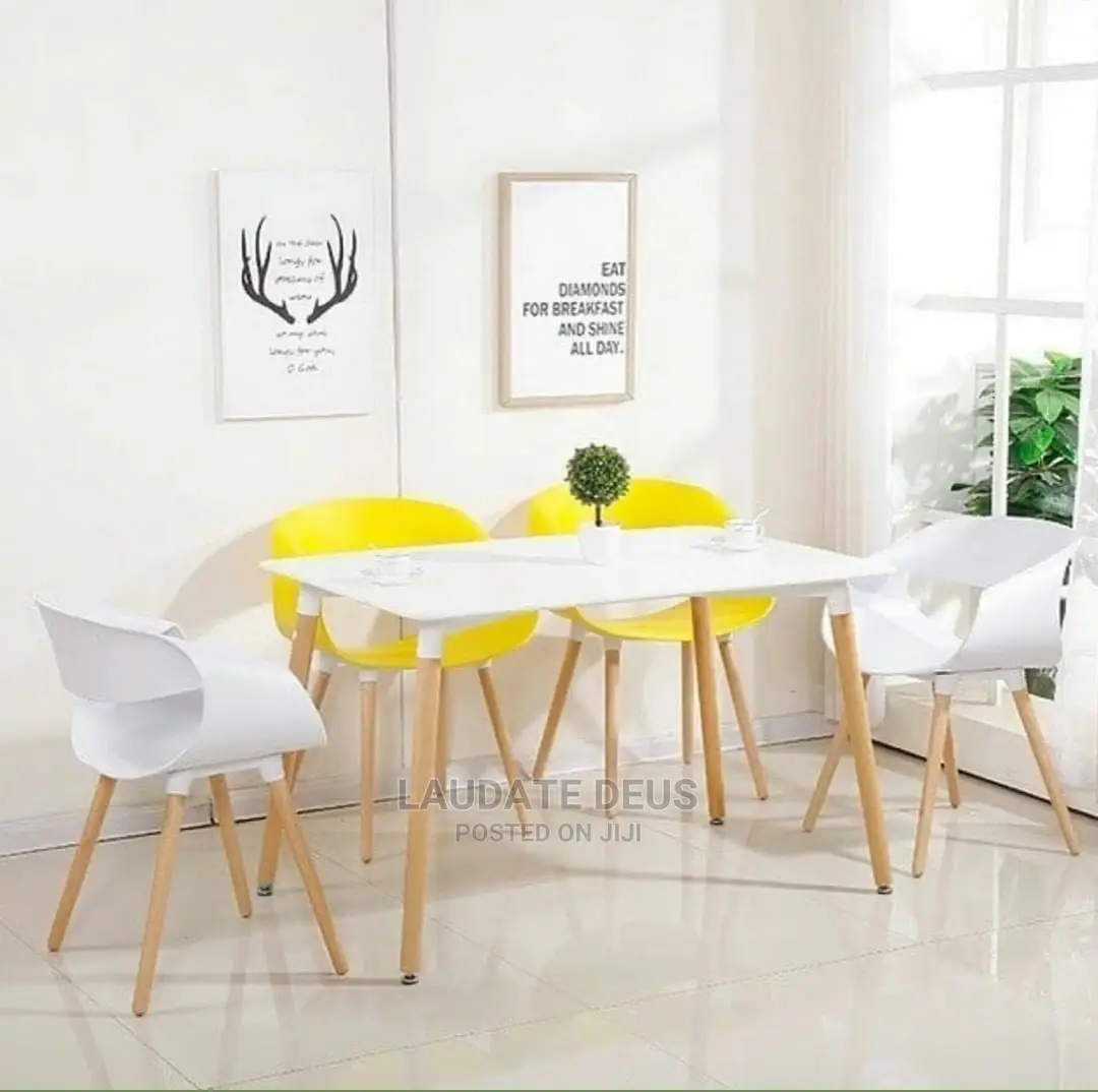 Eames Dining Table With 4 Seaters