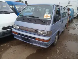 Mitsubishi L300 2004 Blue