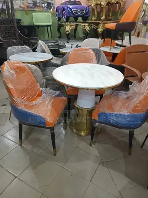 Italian Unique Oxford Restaurant Tables With 3 Chairs