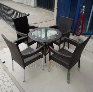 4 Seaters Outdoor Garden Table and Chair.