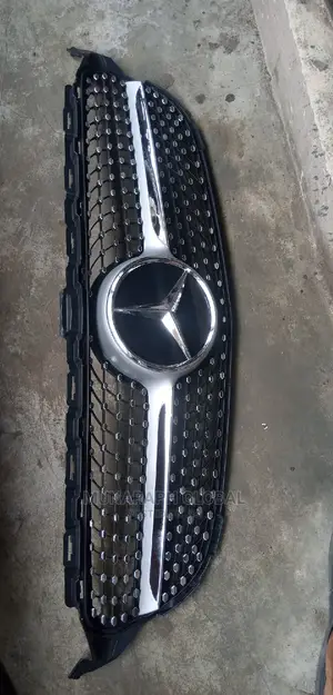 2018 Model C300 Mercedes Benz Diamond Front Grille.