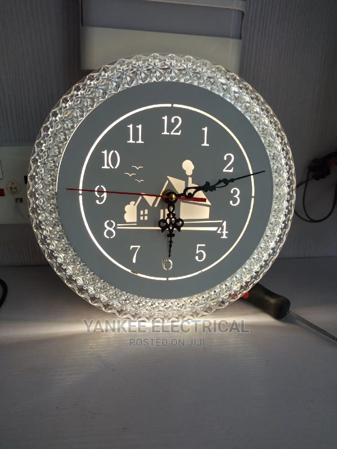 Quality Led Wall Bracket Clock With 3 Different Colours