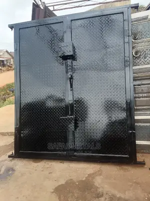 6ft 4ft Shop Gate With Chequered Plate