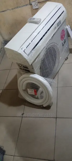 Foreign-Used/Direct Belgium 1.5hp Lg Air Conditioner +D Kits