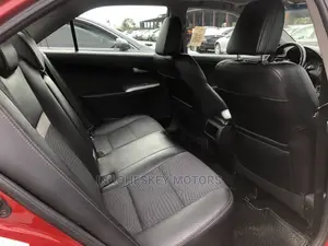 Toyota Camry SE 4dr Sedan (2.5L 4cyl 6A) 2013 Red