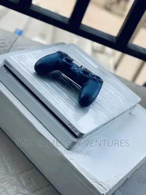 White Slim Ps4(1tb) + 20games