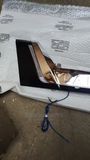 Landcruiser 2020 Boot Chrome With Light