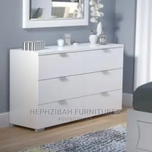 4ft Dresser With Mirror