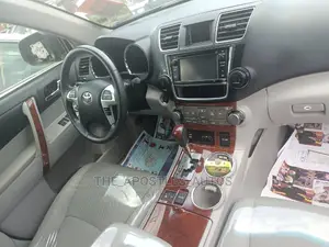 Toyota Highlander Limited 3.5l 4WD 2013 Black