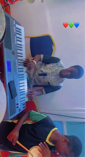 Professional Pianist/ Keyboardist