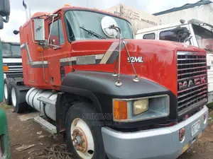 Foreign Used CH Mack Ten Tyres Truck Injector Engine