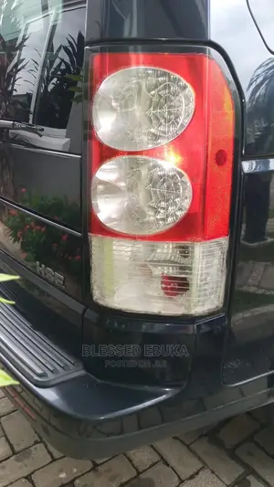 Land Rover Lr4 Tail Light